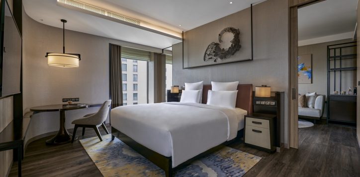 pullman-suite-bedroom-2
