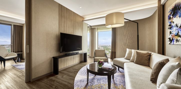 pullman-suite-living-room-2