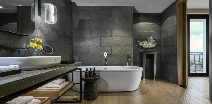 suite-bathroom-1-2-2